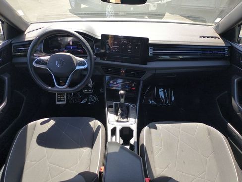 Used 2025 Volkswagen Jetta Sport FWD image 25