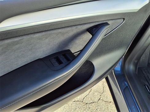 Used 2023 Tesla Model Y Long Range image 12
