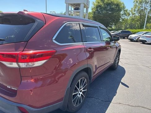 Used 2017 Toyota Highlander SE AWD/4WD image 7