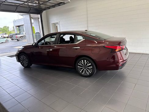 Used 2025 Nissan Altima 2.5 SV FWD image 5