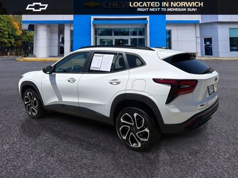 Used 2024 Chevrolet Trax RS FWD image 7