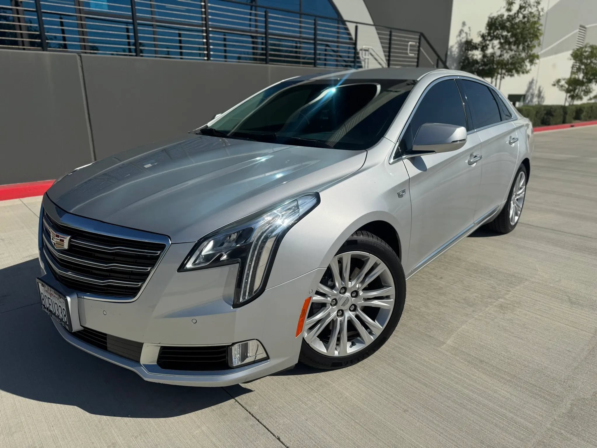Used 2018 Cadillac XTS Luxury FWD image 1