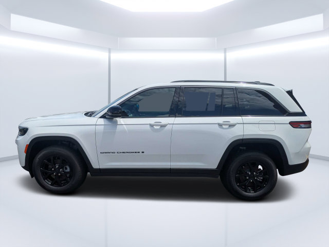 New 2026 Jeep Grand Cherokee Altitude AWD/4WD image 6