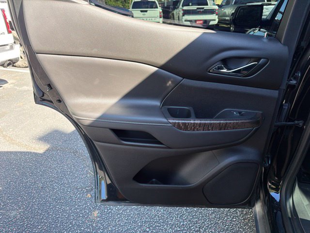 Used 2023 GMC Acadia Denali w/ Black Diamond Edition FWD image 16
