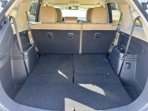 Used 2019 Mitsubishi Outlander SE image 17