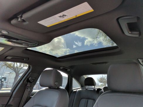 Used 2023 Audi A6 Premium Plus w/ Premium Plus Package image 28