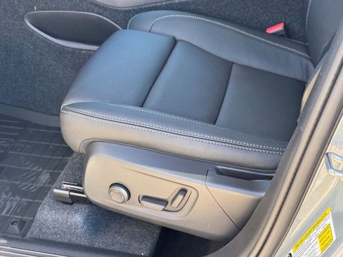 New 2026 Volvo XC40 B5 Plus w/ Protection Package Premier image 18