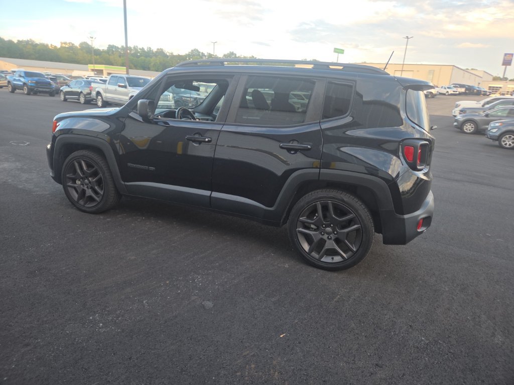Used 2021 Jeep Renegade Latitude FWD image 11