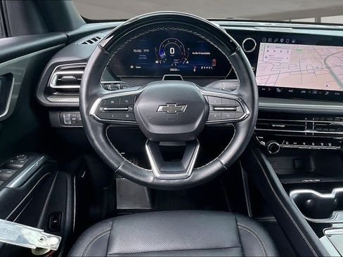 Used 2024 Chevrolet Traverse LT w/ Enhanced Driving Package FWD image 8