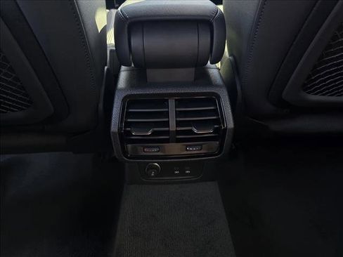 Used 2025 Audi Q3 2.0T Premium w/ Convenience Package AWD/4WD image 19