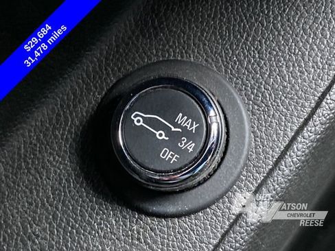 Used 2023 Chevrolet Traverse LT image 24