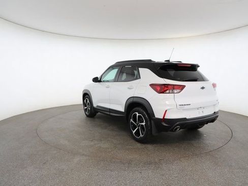 Used 2021 Chevrolet TrailBlazer RS w/ Technology Package image 11