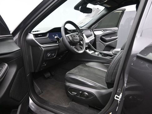 Used 2023 Jeep Grand Cherokee L Laredo AWD/4WD image 9