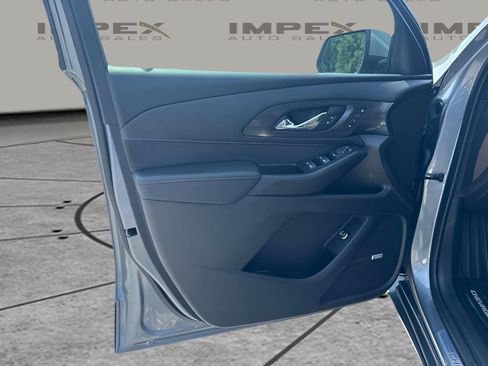 Used 2021 Chevrolet Traverse High Country FWD image 18