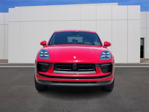 Used 2025 Porsche Macan image 10