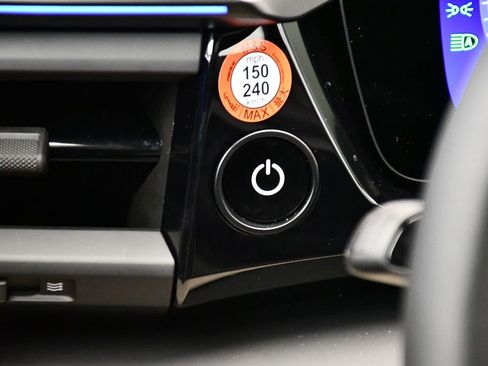 Used 2025 Porsche Macan 4S Electric image 23