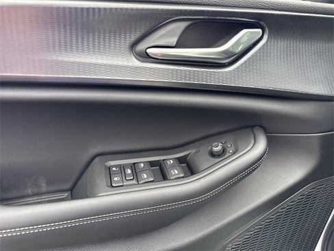 New 2025 Jeep Grand Cherokee L Altitude image 13