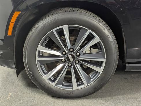 Used 2025 Cadillac Escalade ESV Sport w/ Touring Package AWD/4WD image 10
