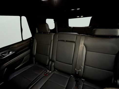 Used 2022 Chevrolet Tahoe Z71 w/ Z71 Off-Road Package image 26