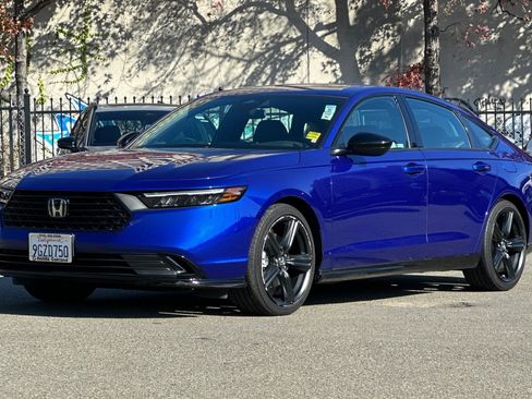 Used 2023 Honda Accord Sport image 9