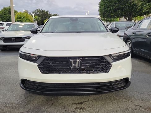Certified 2025 Honda Accord SE image 2