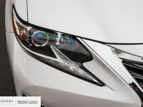 Used 2018 Lexus ES 350 w/ Navigation System Package image 10