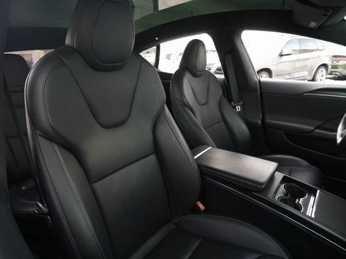 Used 2022 Tesla Model S Plaid image 23