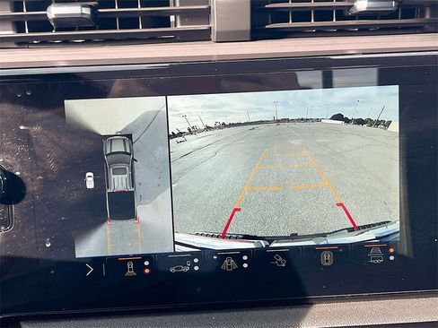 Used 2024 GMC Sierra 1500 AT4 w/ Technology Package image 14