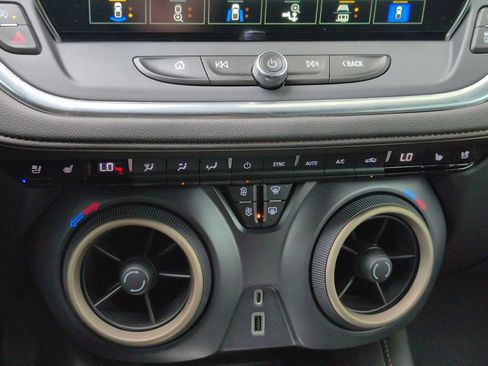 Used 2023 Chevrolet Blazer Premier w/ Driver Confidence II Package FWD image 35