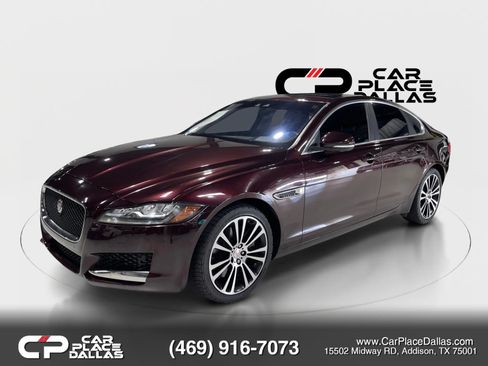 Used 2017 Jaguar XF Prestige AWD/4WD image 3