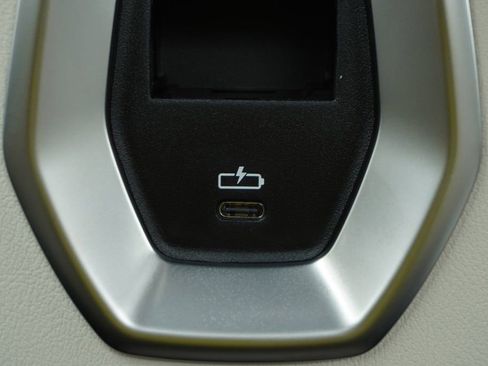 New 2024 BMW i7 xDrive60 image 26