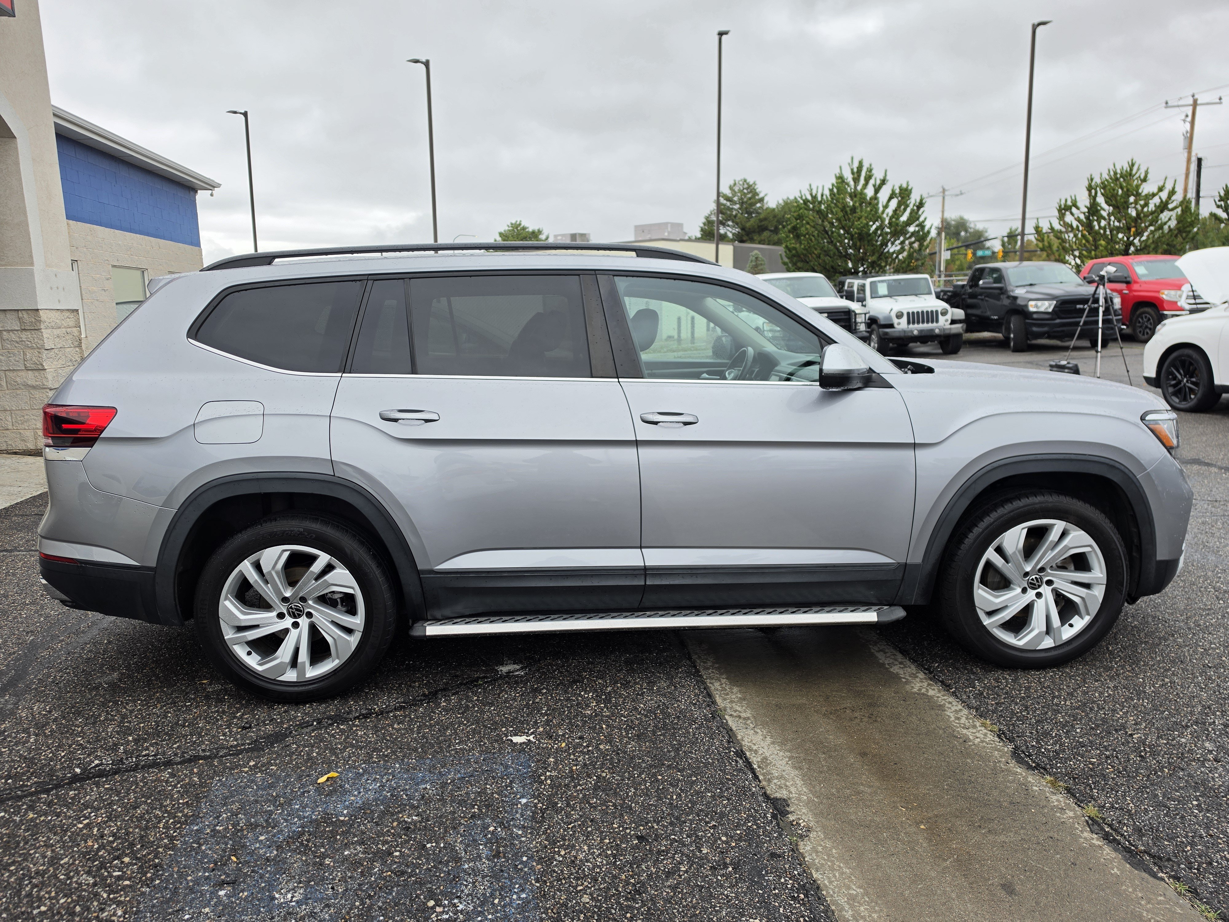 Used 2021 Volkswagen Atlas SE FWD image 9
