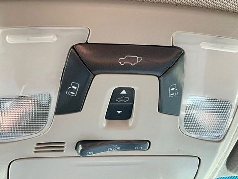 Used 2016 Toyota Sienna XLE w/ XLE Navigation Package image 18