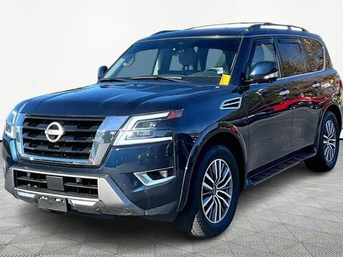 Used 2023 Nissan Armada SL w/ Captain's Chairs Package image 3