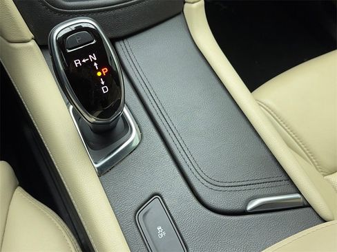 Used 2018 Cadillac XT5 Luxury w/ Driver Awareness Package image 27