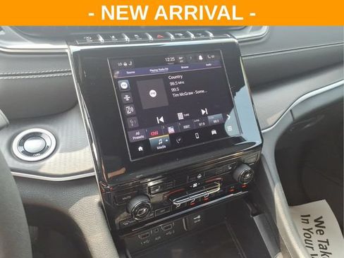 Used 2024 Jeep Grand Cherokee L Altitude AWD/4WD image 31