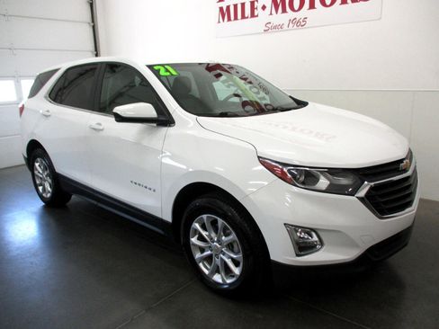 Used 2021 Chevrolet Equinox LT w/ Driver Convenience Package image 1