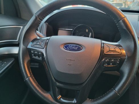 Used 2017 Ford Explorer XLT w/ Equipment Group 202A FWD image 33