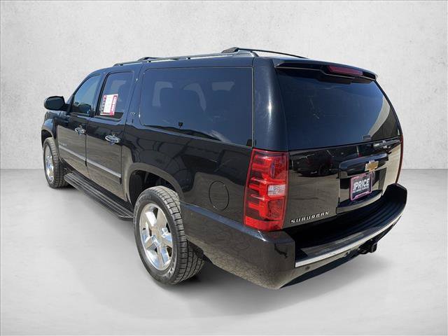 Used 2014 Chevrolet Suburban LTZ RWD image 3