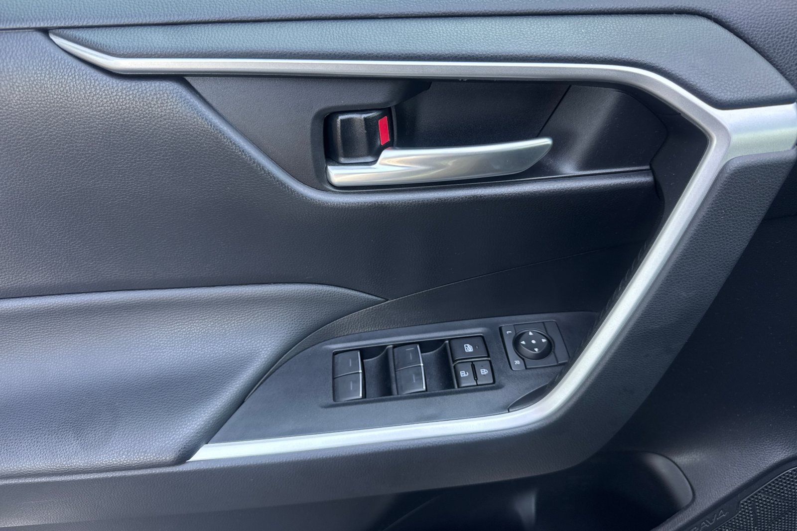 Certified 2023 Toyota RAV4 XLE AWD/4WD image 17
