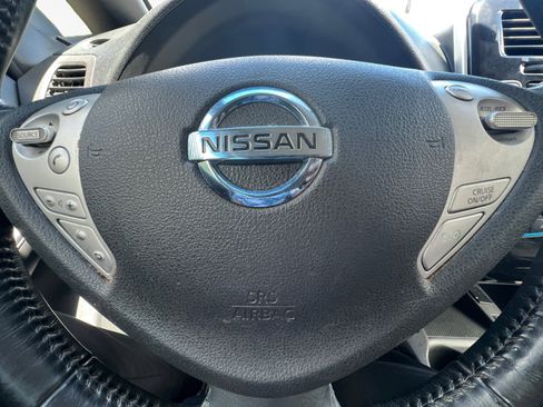 Used 2013 Nissan Leaf SL w/ Premium Pkg image 15