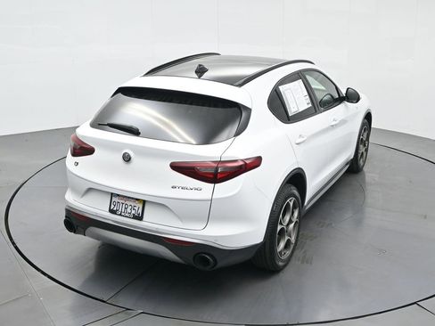 Used 2022 Alfa Romeo Stelvio Ti image 53