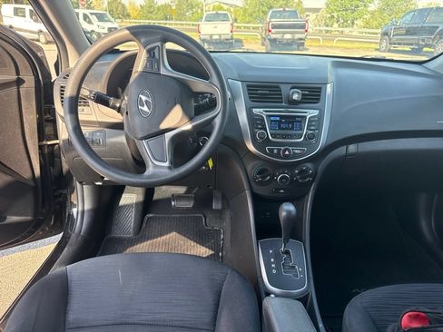 Used 2016 Hyundai Accent SE FWD image 20