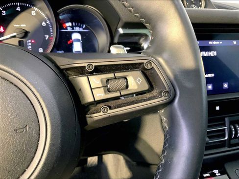 Certified 2023 Porsche Macan AWD/4WD image 28