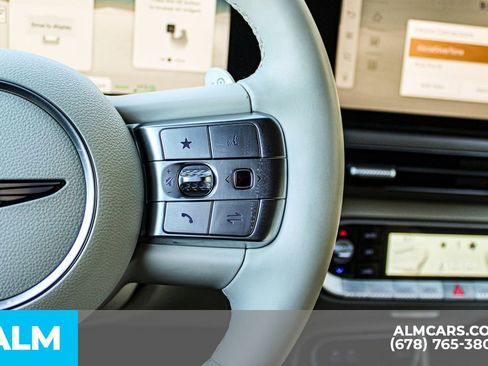 Used 2025 Genesis GV60 RWD image 28