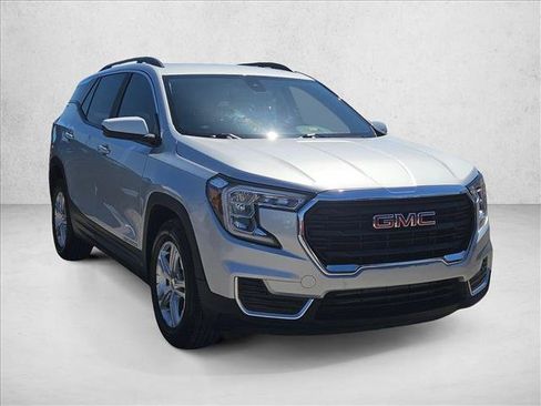 Used 2022 GMC Terrain SLE w/ Driver Convenience Package FWD image 3