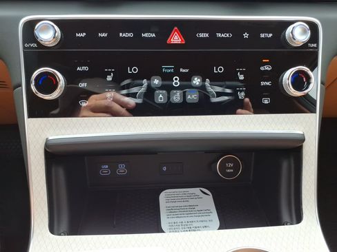 New 2026 Genesis GV80 2.5T Advanced AWD/4WD image 21