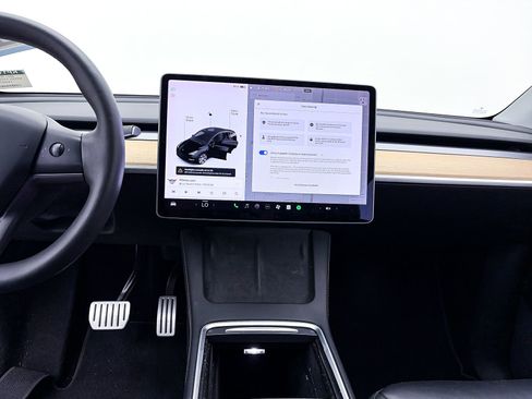 Used 2021 Tesla Model Y Performance image 6