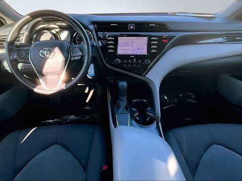 Used 2020 Toyota Camry LE image 7