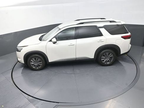Used 2024 Nissan Pathfinder SV AWD/4WD image 26